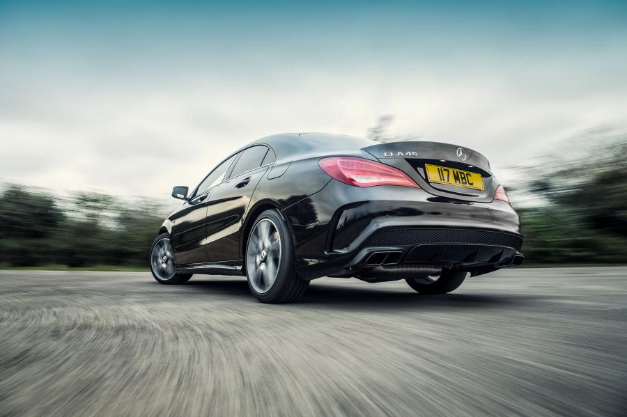  Mercedes-Benz CLA45 AMG 2013 года  (UK) (фото 25 из 30)